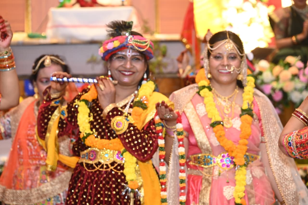  श्रीकृष्&zwj;ण जन्&zwj;मोत्सव पर झूमा महाराष्&zwj;ट्र मंडल