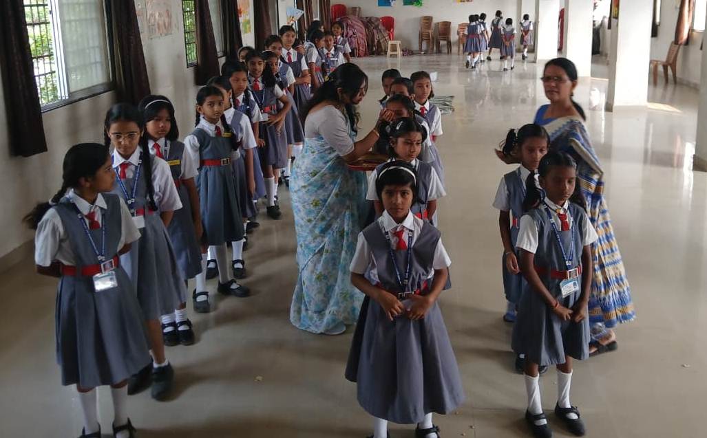 &lsquo;नवरात्र पर देवियों का तिलक लगाकर स्वागत&rsquo;