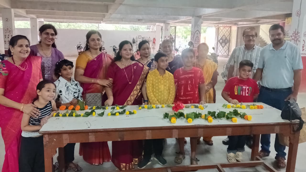 तोरण सजाओ में दिखी बच्चों की प्रतिभा