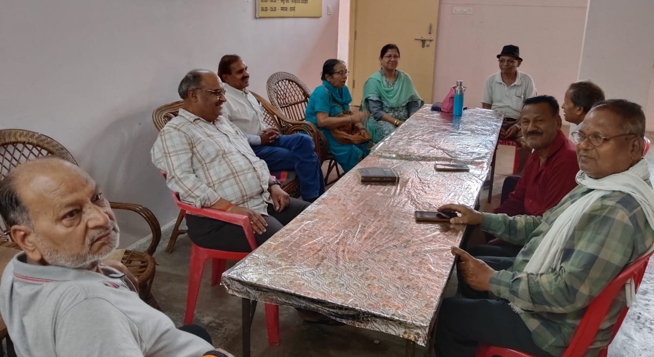 प्यास न लगने पर भी नियमित अंतराल में लें पानी, नींबू पानी, या छाछ