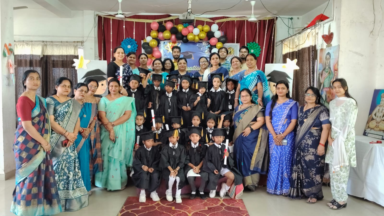 संत ज्ञानेश्वर विद्यालय का परीक्षा परिणाम शत-प्रतिशत.. प्री-प्राइमरी के बच्चों ने मनाया ग्रेजुएशन डे