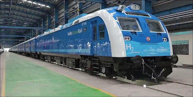 भारत की पहली हाइड्रोजन फ्यूल सेल ट्रेन लगभग 2,600 यात्रियों की क्षमता के साथ परिवहन के लिए तैयार