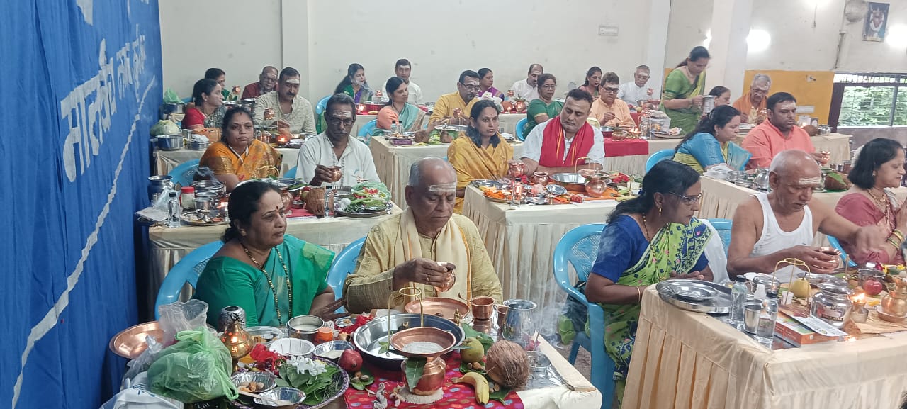 महाराष्ट्र मंडल दुर्ग द्वारा विश्व कल्याण के लिए लघुरुद्र रुद्राभिषेक संपन्न