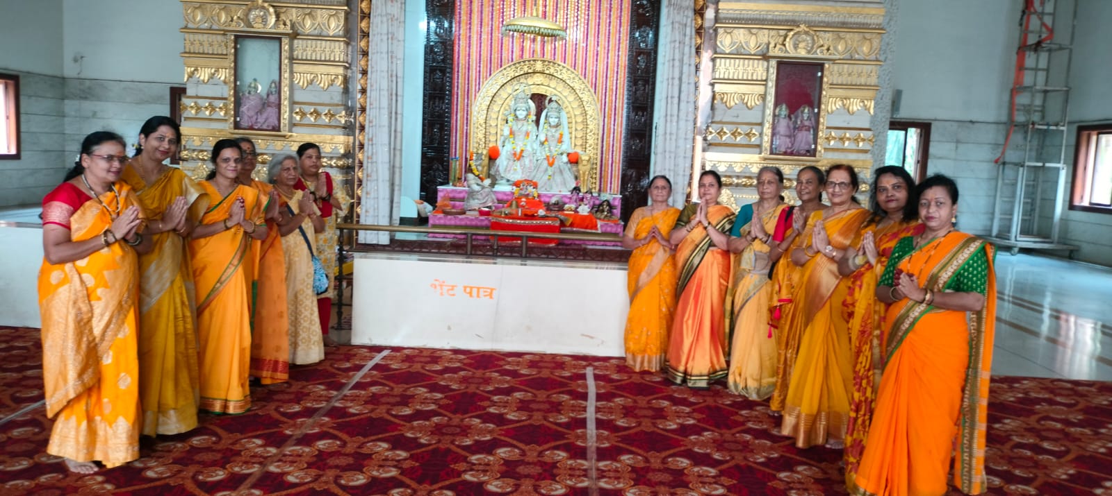 चौबे कॉलोनी केंद्र की महिलाओं ने निकाली आषाढ़-श्रावण मास वारी
