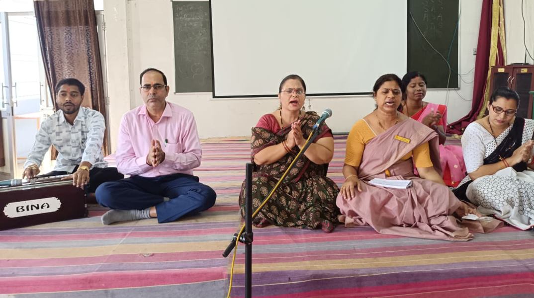 कैप्टन स्मित मच्छार के स्वास्थ्य कामना के लिए एसडीवी के बच्चों ने किया चालीसा पाठ