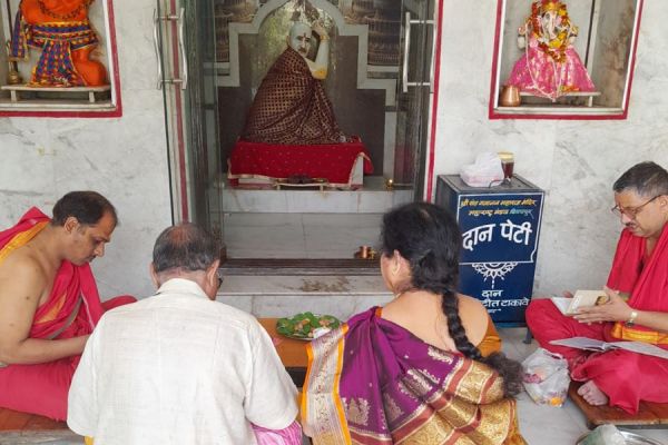 Temple Foundation Day: मंदिर निर्माण के 21 वर्ष पूर्ण, गजानन महाराज का हुआ अभिषेक