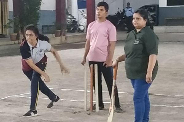 महाराष्ट्र मंडल क्रिकेट लीग का शानदान आगाज... पुरूषों के साथ महिला टीम ने भी दिखाया जोश और जौहर