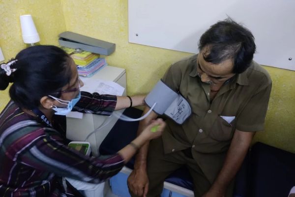 सेहत पर मुफ्त सलाह का स्वर्णिम अवसर... महाराष्ट्र मंडल में नि:शुल्क हेल्थ कैंप कल... श्री अमृतम सुपर स्पेशिलिटी हॉस्पिटल टीम करेगी जांच