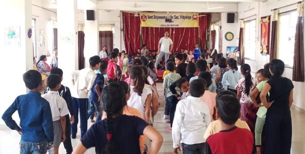 संत ज्ञानेश्वर स्कूल के समर कैंप का तीसरा दिन... उमड़ा बच्चों का हुजूम... सीख के साथ ले रहे आनंद