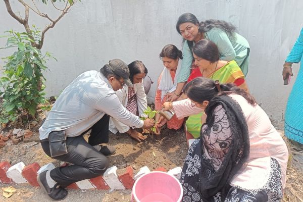 विश्व पर्यावरण दिवस पर... महाराष्ट्र मंडल ने सभी प्रकल्प में किया वृक्षारोपण... दिया प्रकृति को संवारने का संदेश