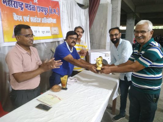 महाराष्ट्र मंडळ की कैरम प्रतियोगिता में नितिन और श्वेता ने मारी बाजी 