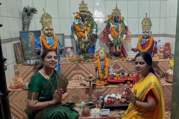 महाराष्ट्र मंडल की पर्यावरण समिति ने... आषाढ़ी एकादशी पर... श्री विट्ठल रुख्माई मंदिर में की विशेष आरती 