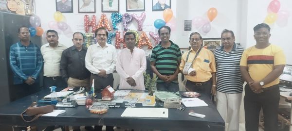 महाराष्ट्र मंडल के अध्यक्ष अजय काळे का... जोशिले अंदाज में मनाया गया जन्मदिन... मिली ढ़ेरों शुभकामनाएं