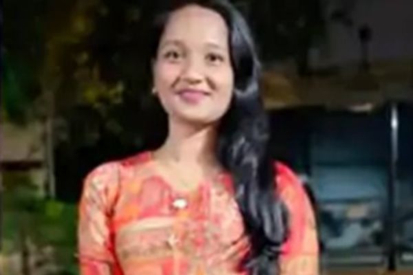 महज 9 साल की देविका ही थी... जिसके हौसले ने कसाब को फांसी तक पहुंचाया... शिवानी स्मृति सेवा संस्थान ने किया बहादुर बेटी का सम्मान