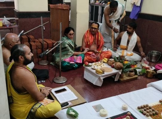 तात्यापारा स्थित हनुमान मंदिर की मूर्ति में हुआ विशिष्ट लेप संवर्धन.... पंडितों ने मंत्रोच्चार के साथ कराई पुनः प्राण प्रतिष्ठा