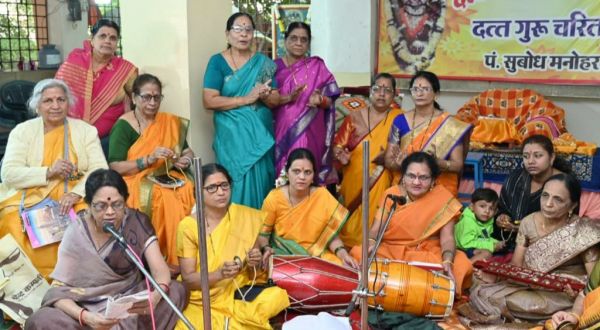 महाराष्ट्र मंडळ के सुमधुर भजनों में रमा दत्तात्रेय मंदिर, ... चौबे कालोनी महिला केंद्र की महिलाओं ने अपनी गायन प्रतिभा से किया प्रभावित