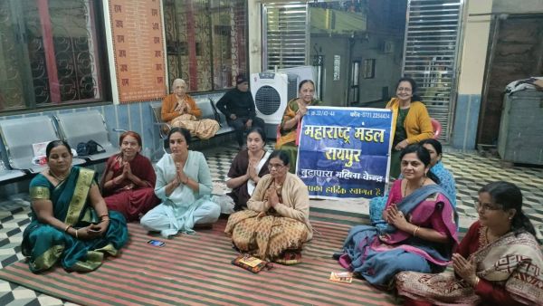 हनुमान मंदिर में महिलाओं ने किय़ा रामरक्षा स्त्रोत और हनुमान चालीसा पाठ