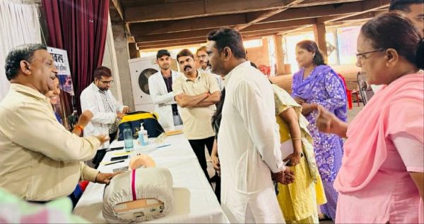 महाराष्ट्र मंडल में सिखाई गई सीपीआर देने की विधि... पहुंची संकल्प हास्पिटल की टीम