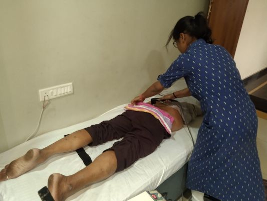  पीठ दर्द से परेशान हैं, नहीं चाहते दवाई खाना तो फिजियोथैरिपी से मिलेगी राहत.. आए महाराष्ट्र मंडळ