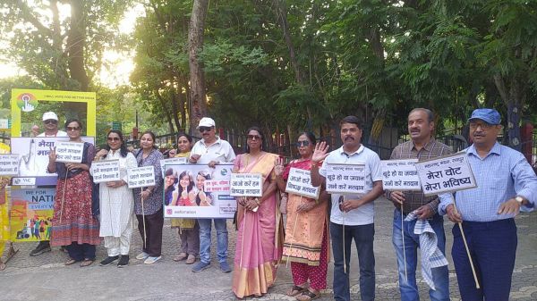  महाराष्ट्र मंडळ ने गांधी उद्यान और भगत सिंह चौक में मतदाताओं से वोट डालने की अपील