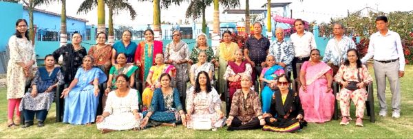  मतदान के बाद ही पिकनिक पर निकले 'सहयोग' के वरिष्ठजन