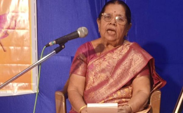 श्रुतिकृति पर्दे के पीछे रहकर भांति- भांति के कार्य कुशलता से करतीं थीं: कुमुद लाड