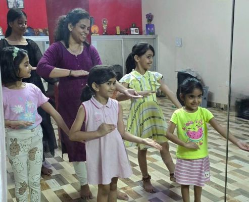  डांस के साथ रील्&zwj;स बनाना, वायरल करने सीखें वर्कशाप में