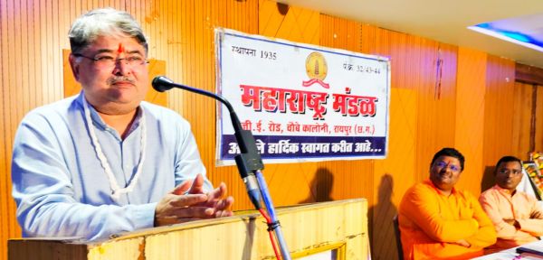 मुंबई में कोई नहीं मानता- मराठी आनी ही चाहिए: सावरकर