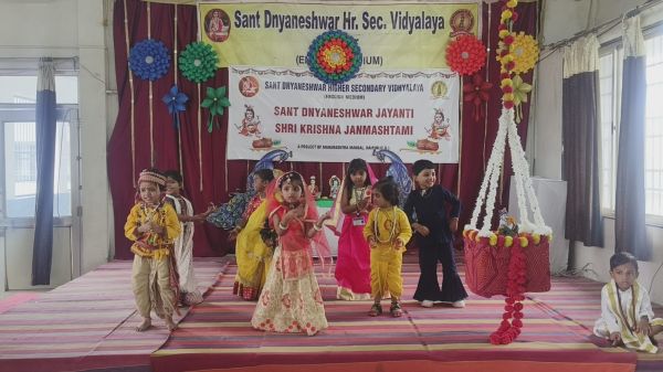 बच्चों ने मनाई प्री इन्डिपेन्डन्स डे, जन्माष्टमी और संत ज्ञानेश्वर जयंती