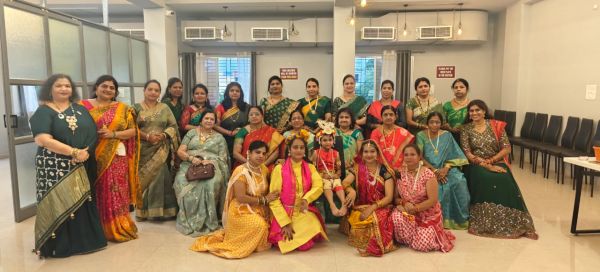 यशोदा-कृष्ण बन पहुंचे मां और बेटा... साक्षी बनीं सावन क्वीन