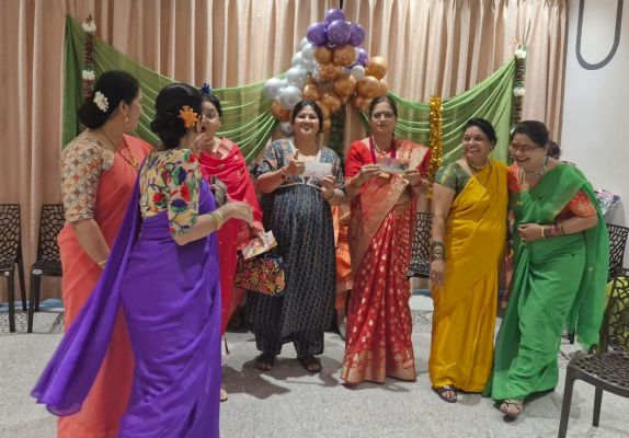 वल्लभनगर केंद्र ने मनाया हरतालिका तीज... कुर्सी दौड़ में सुहानी विजेता