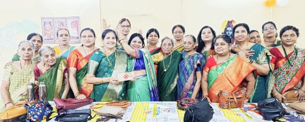 डंगनिया केंद्र के हरलालिका तीज में नमिता बनीं सावन क्&zwj;वीन