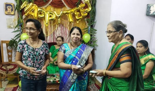  सिविल लाइन केंद्र में हुई सोलह श्रृंगार स्पर्धा... मीना विभूते रही विजेता