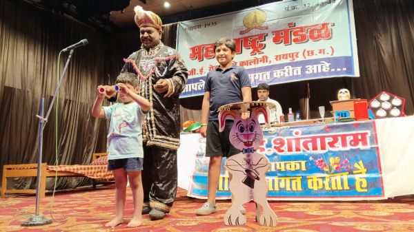 टाइमिंग, म्यूजिक और हाथ की सफाई यानी &lsquo;जादू&rsquo;