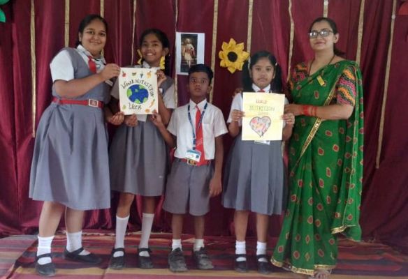 बच्चों ने जंक फूड से किया तौबा... कहा खाएंगे रोटी और पराठे