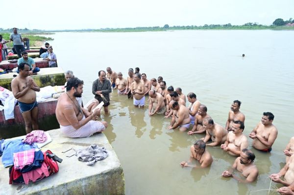  पितरों का तर्पण कर राजीव लोचन के किए दर्शन