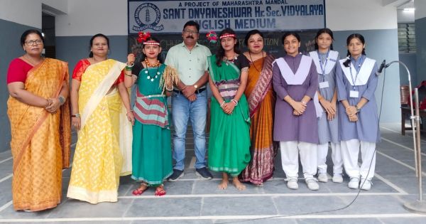 सुबह की प्रार्थना सभा में नजर आई छत्तीसगढ़ी संस्कृति