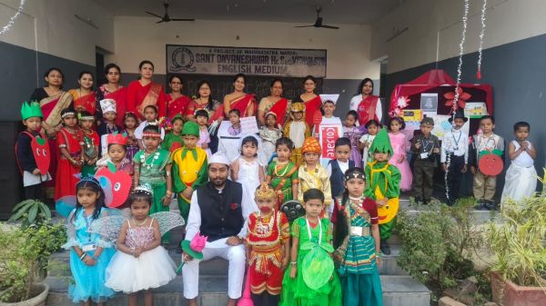 आज बदला बदला रहा संत ज्ञानेश्वर स्कूल की असेंबली का नजारा