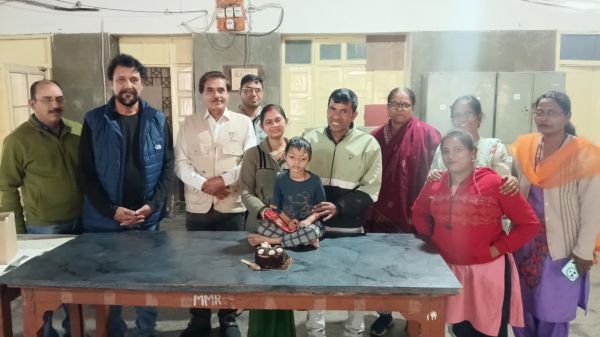 फिजियोथैरेपी के लिए आए मासूम सानव्य का महाराष्ट्र मंडल ने मनाया जन्मदिन