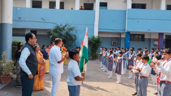 संत ज्ञानेश्वर विद्यालय सहित राजधानी के विभिन्न स्कूलों के लाखों बच्चों ने किया वंदेमातरम गायन