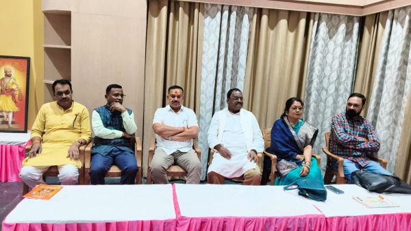 राष्ट्रीय गौरव यात्रा... स्वागत कार्यक्रम की तैयारी में बैस कुर्मी भवन में जुटे समाजजन