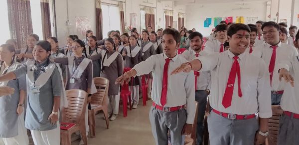 टीनएजर्स ने ली शपथ... खुद भी रहेंगे अलर्ट.. दूसरो को भी करेंगे जागरूक