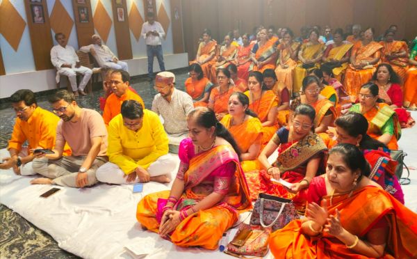  महाराष्&zwj;ट्र मंडल में छाया राम जन्&zwj;मोत्&zwj;सव का उल्&zwj;लास,  151 बार सामूहिक राम रक्षा स्त्रोत पाठ के साथ हुए भजन