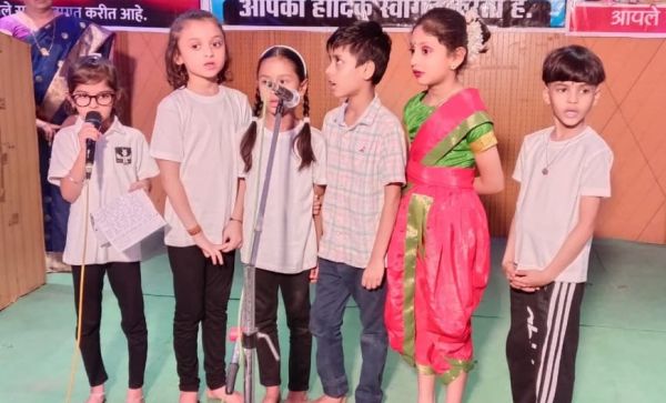 उर्वी के श्लोक, अभिज्ञा की आवाज, धैर्या की कथा के मुरीद हुए लोग
