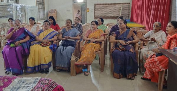 शंकर नगर की महिलाओं ने की मंडल के आगामी कार्यक्रमों की चर्चा