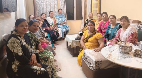 &lsquo;आड एंड ईवन&rsquo; के गेम में रोशनी विजेता.. पेसिंल में सबसे ज्यादा बैंग्लस फंसाकर साक्षी विनर