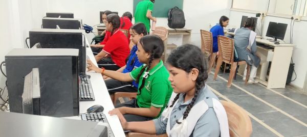 एसडीवी में 12वीं के बच्चों के लिए शुरु हुआ फ्री टैली क्लासेस