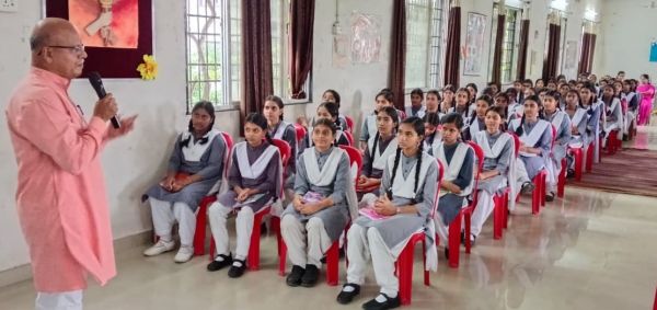  संत ज्ञानेश्वर स्कूल के बच्चों ने जाना हिंदवी स्वराज और साम्राज्य को