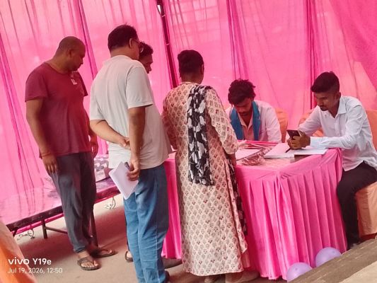 वेदा क्लीनिक के शुभारंभ पर लगा निःशुल्क स्वास्थ्य कैंप