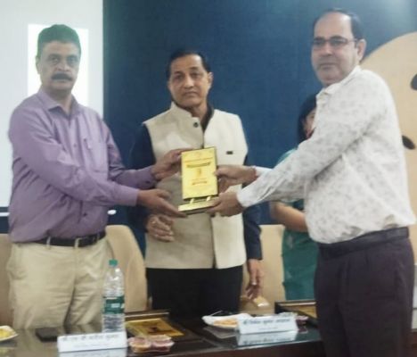 मनीष गोवर्धन छत्तीसगढ़ माध्&zwj;यमिक शिक्षा मंडल में लेखाशास्&zwj;त्र के संयोजक